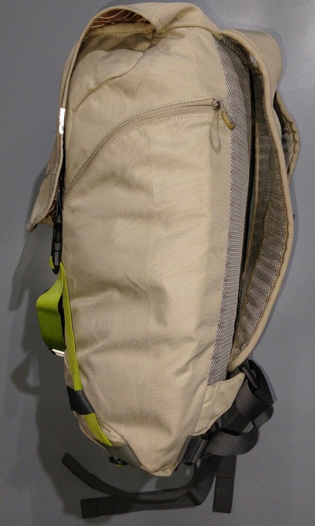 OSPREY HIKING BACKPACK (Category: Backpacks) located in Bacolod City. Submitted by hyoohxzx (Listing ID 1469169549, Image 3). Description: OSPREY HIKING BACKPACK 23L EXCELLENT CONDITION.