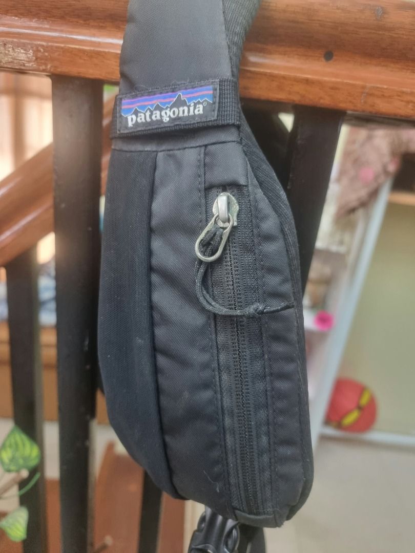 Patagonia Atom 8L (Category: Sling Bags) located in Muntinlupa City. Submitted by romanmarcusabad2161 (Listing ID 1469188511, Image 3). Description: - Original/Authentic Patagonia - Needs Cleaning .