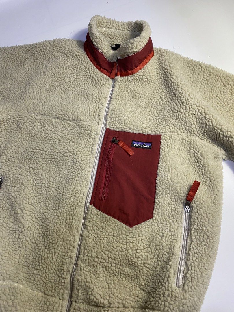 Patagonia Sherpa fleece Jacket (Category: Coats, Jackets and Outerwear) located in Manila. Submitted by streetw1se.ph (Listing ID 1469198754, Image 2). Description: Patagonia fleece jacket Size: XL Width:24 Length:30 Shoulder: Sleeve length:20 Hem:18-24 adjustable hem (Measured in inches) -No issue -Like new.