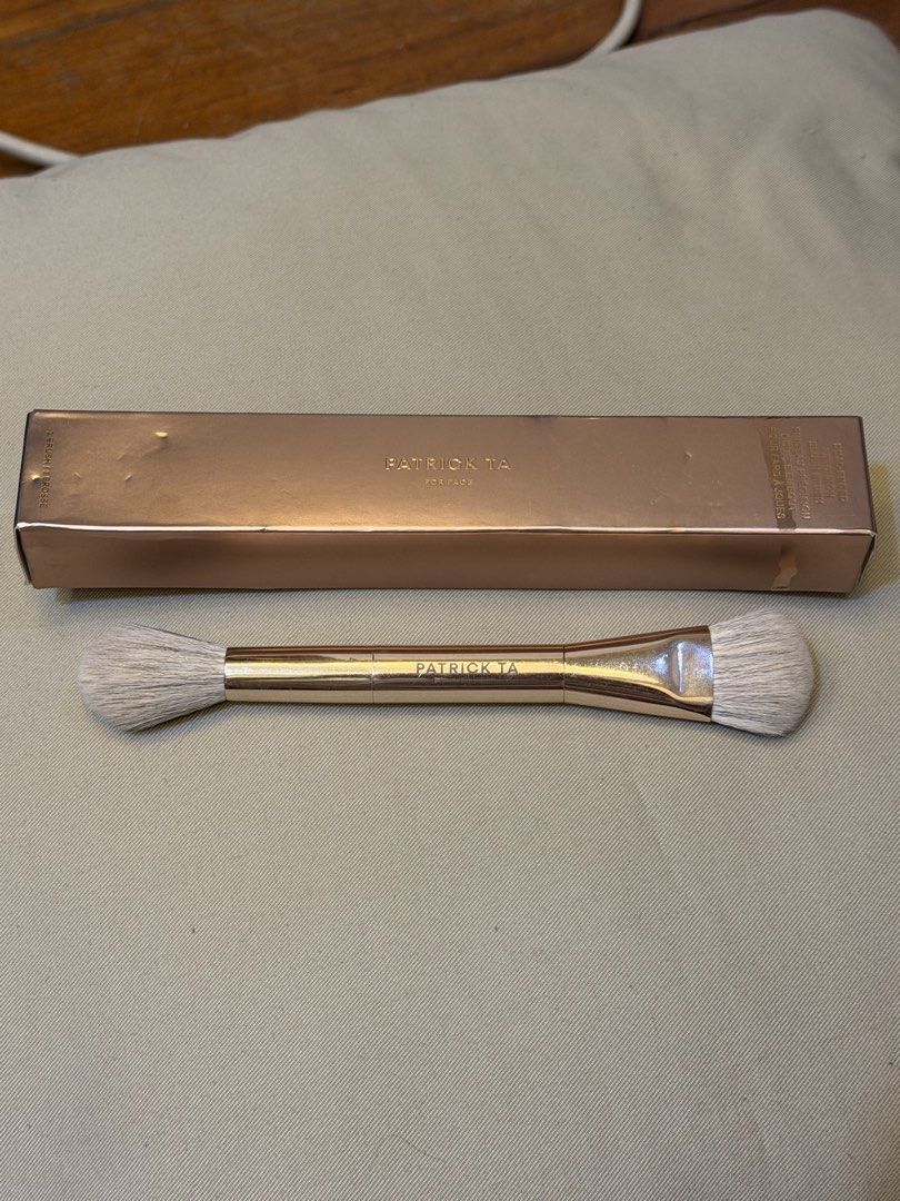 Patrick Ta Dual-Ended Precision Blush Brush (Category: Makeup) located in Manila. Submitted by sonnyangie (Listing ID 1469211990, Image 1). Description: 💯 original mint condition extra, never been used Loc: Taguig ❌ no to bogus buyer - Brand: Patrick Ta - Item: Major Glow Dual-Ended Blush Brush - Color: Rose Gold - Design: Double-sided with ultra-soft synthetic bristles - Usage: Ideal for applying both cream and powder blushes - Inclusion: Comes