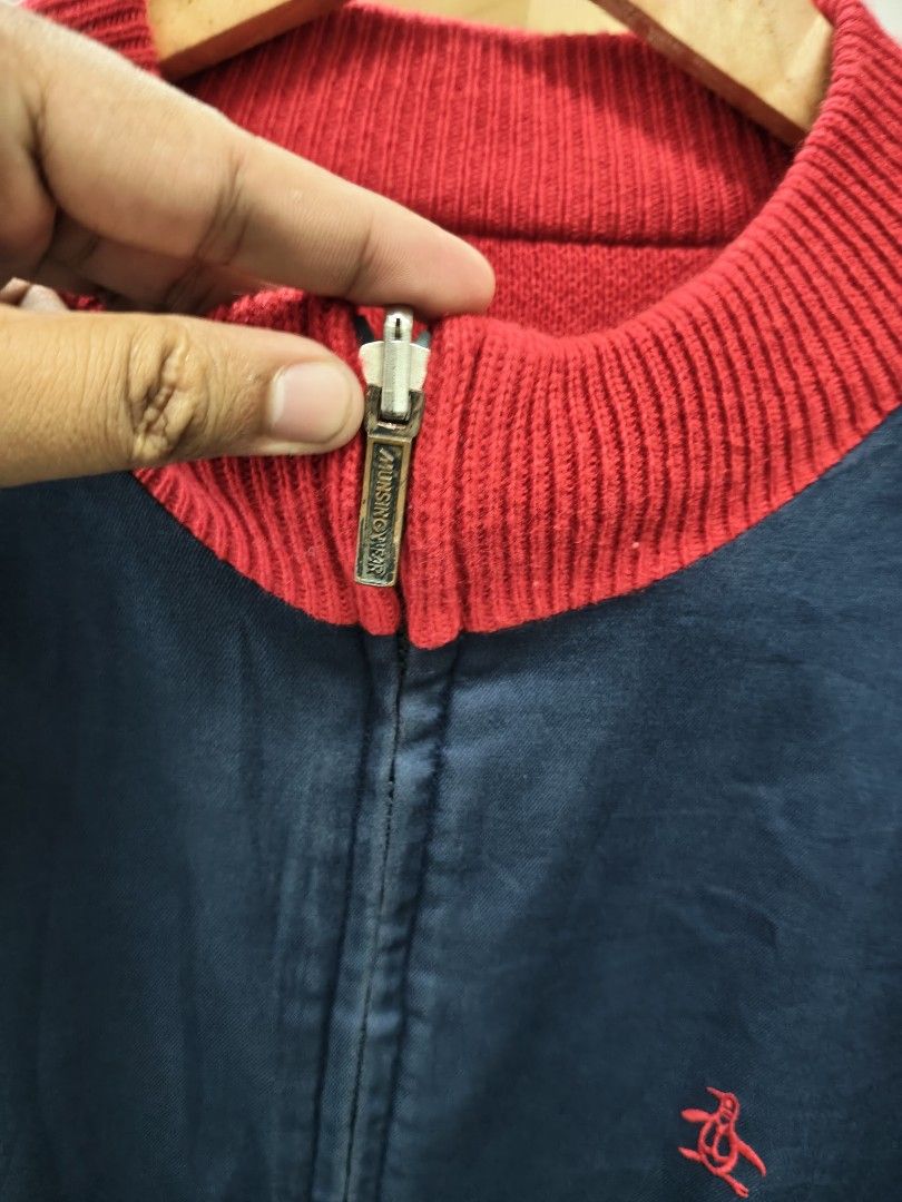 Penguin Munsingwear Grandslam Reversible Bomber jacket (Category: Coats, Jackets and Outerwear) located in Cabadbaran. Submitted by jem1124 (Listing ID 1469226062, Image 3). Description: 23.5x27 excellent condition knitted on the red side woven on the navy blue side No issue.