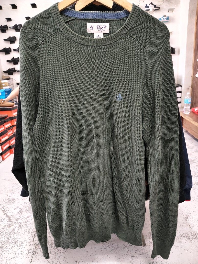Penguin Munsingwear knitted pull over jacket (Category: Coats, Jackets and Outerwear) located in Cabadbaran. Submitted by jem1124 (Listing ID 1469223953, Image 1). Description: 22x31 excellent condition No issue.