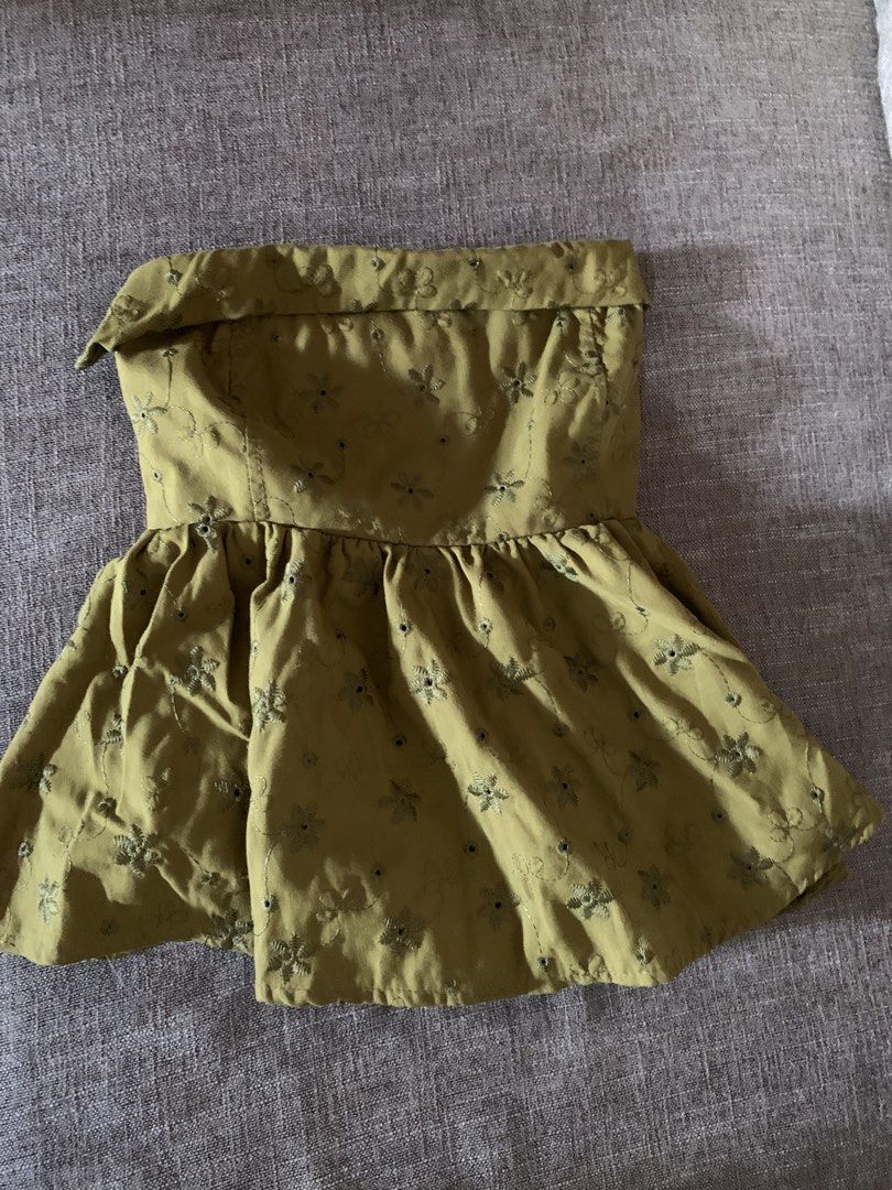 Peplum top (Category: Sleeveless) located in Camalig. Submitted by abyssia (Listing ID 1469184909, Image 1). Description: .