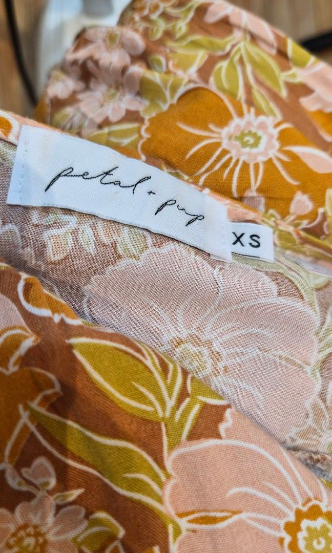 Petal & Pup Dress (Category: Dresses) located in San Andres. Submitted by helpmedeclutter08 (Listing ID 1469347789, Image 2). Description: Xs on tag. Can fit up to medium. Super nice in actual..