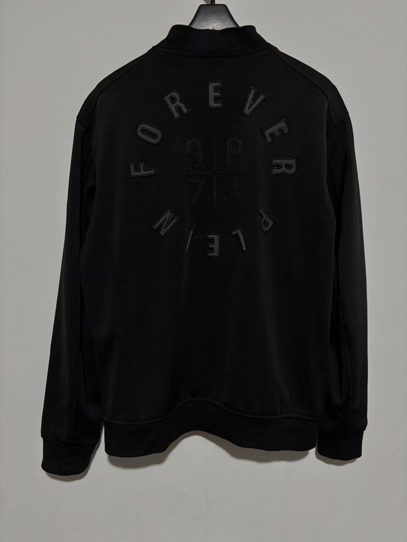 Philipp plein zip up jacket (Category: Tshirts & Polo Shirts ) located in Davao. Submitted by hippiehappy420 (Listing ID 1469208585, Image 3). Description: Philipp plein zip up jacket Medium Very good condition Washed and sanitized ship nationwide Negotiable price Visit my listings for more affordable clothings! Shirt Pants Shorts Caps Bags Jogger Blouse Jeans Hoodies Accessories Etc..