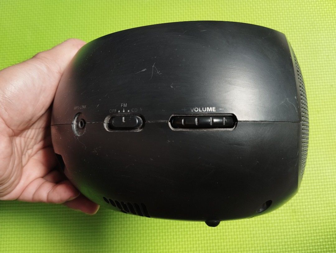 Philips CD Boombox No power 'As is ' (Category: Music Accessories) located in Marikina City. Submitted by irvinesstuff (Listing ID 1469299167, Image 3). Description: - NO POWER ' AS IS ' - 👍GOOD for parts , Retro Display , Props 👉 Nego 👍OFFER.