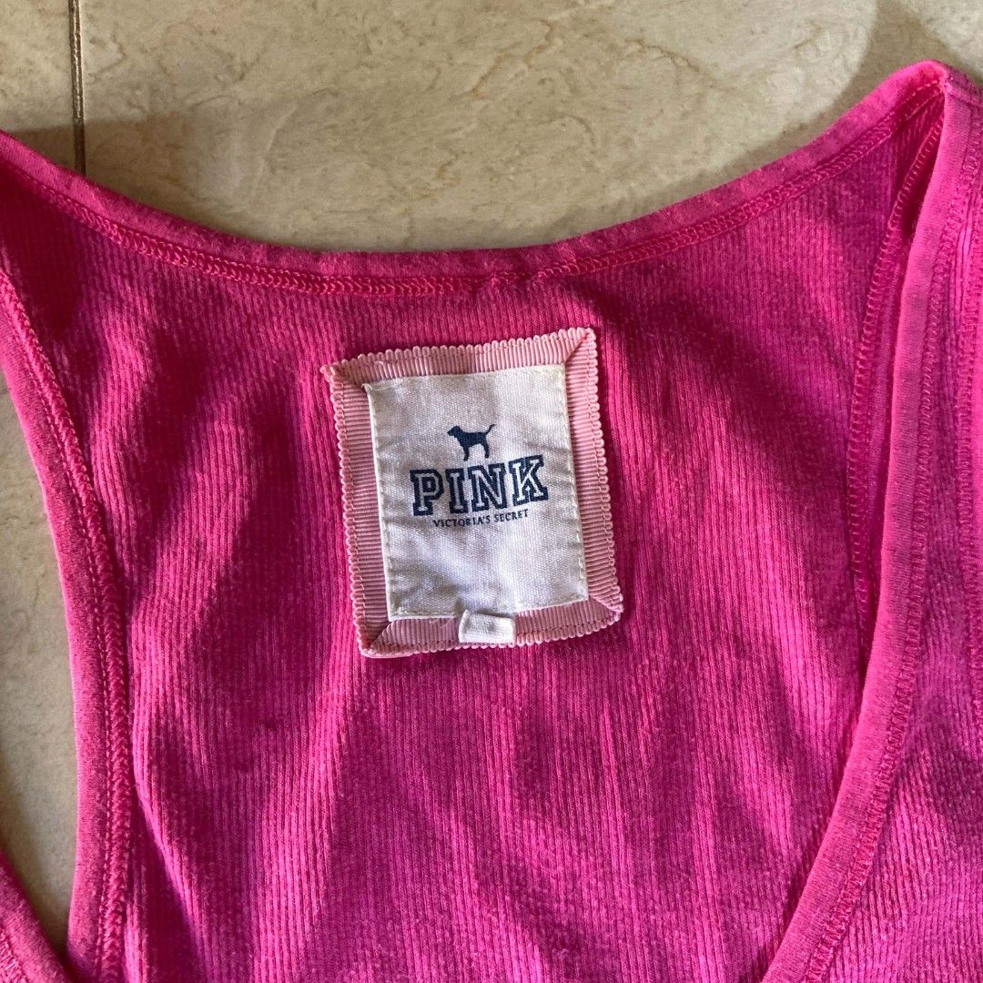 Pink sando (Category: Activewear) located in Bulacan. Submitted by ajinn_ (Listing ID 1469366093, Image 2). Description: issue missing some rhinestone.