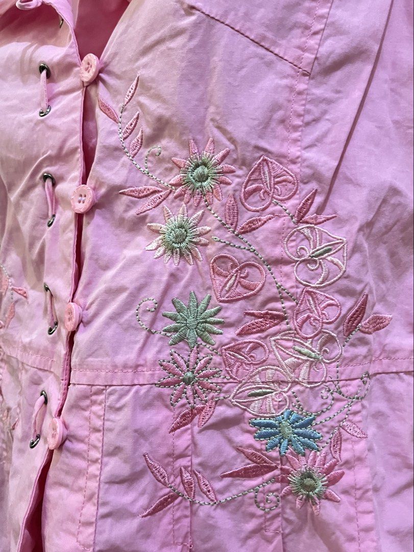 Pink Sleeveless Embroidered Top (Category: Sleeveless) located in Cabanatuan. Submitted by winx_closeth (Listing ID 1469203961, Image 2). Description: .
