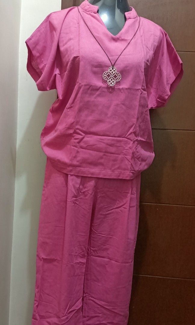 Pink V- neck Plus Size Top (Category: Other Bottoms) located in Pasig City. Submitted by roa.renaflor (Listing ID 1469177067, Image 1). Description: TRY OUR TOP PLUS SIZE..... ASSORTED COLORS & DESIGN. ALSO AVAILABLE POLO TOP FOR WOMEN. HURRY UP!!!.