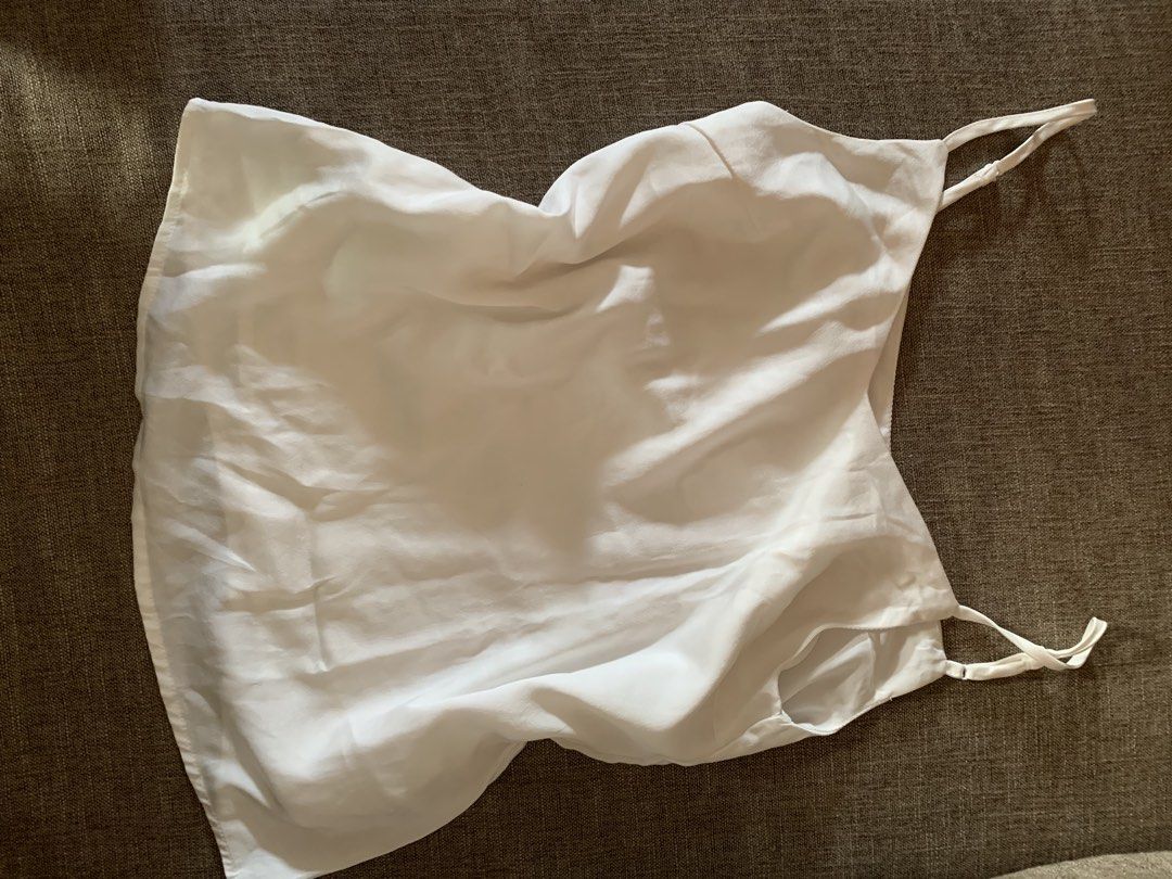 Plain top (Category: Sleeveless) located in Camalig. Submitted by abyssia (Listing ID 1469185473, Image 1). Description: .