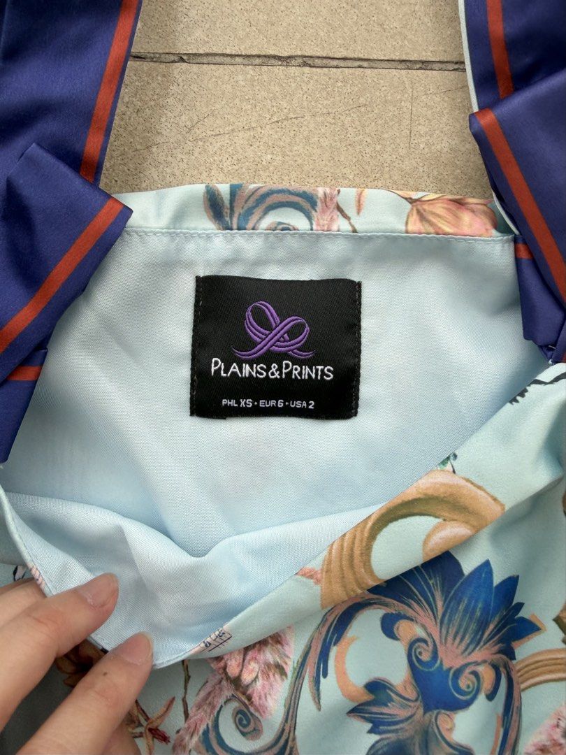 Plains & Prints top XS (Category: Blouses) located in Quezon City. Submitted by closet.cha (Listing ID 1469179472, Image 3). Description: Not worn at all, natago lang sa closet Fits xs, cute print! Not faded No damage No return no exchange No haggle and low baller offers. No other photos or when worn for flat lays. No Meet-Ups No Cash on Delivery No Pera Padala at the moment. 🖊Please pay on time. No to joy reservers.🖊 *If no when worn photo is 