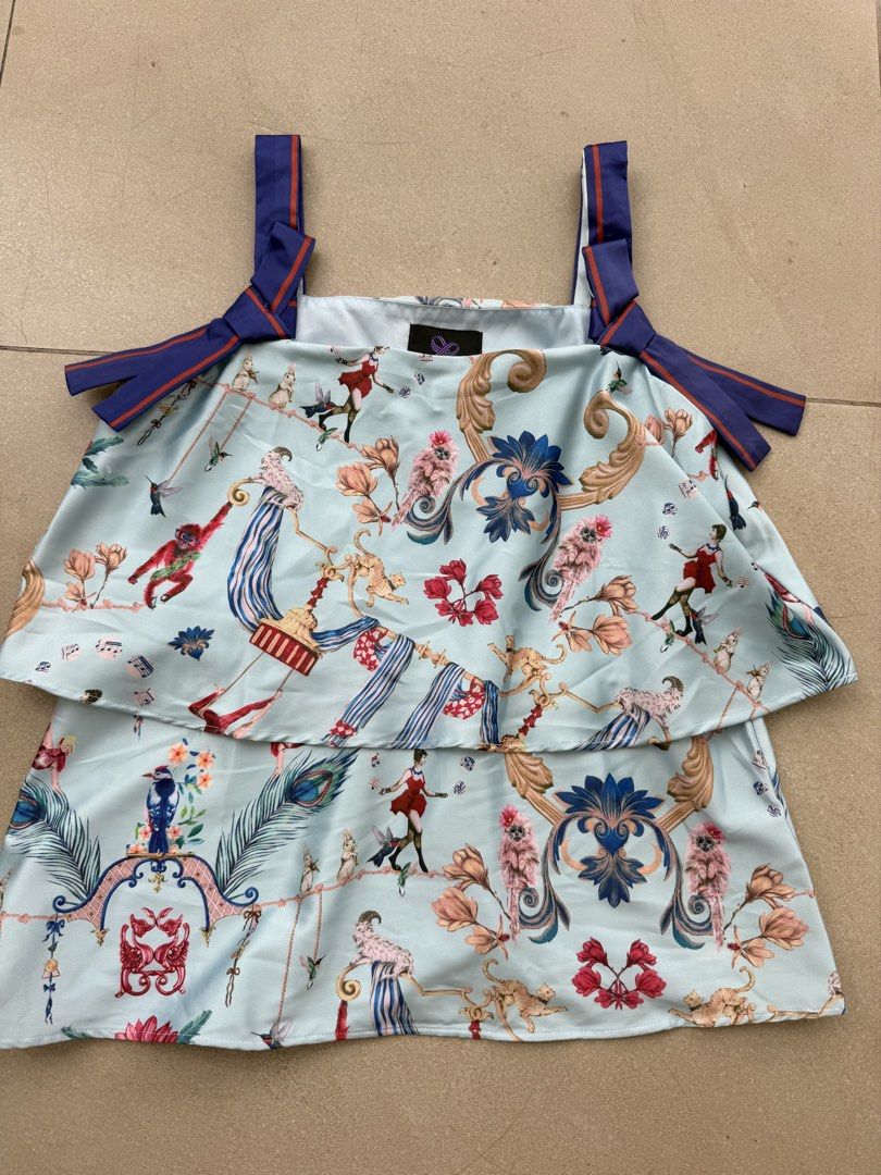 Plains & Prints top XS (Category: Blouses) located in Quezon City. Submitted by closet.cha (Listing ID 1469179472, Image 2). Description: Not worn at all, natago lang sa closet Fits xs, cute print! Not faded No damage No return no exchange No haggle and low baller offers. No other photos or when worn for flat lays. No Meet-Ups No Cash on Delivery No Pera Padala at the moment. 🖊Please pay on time. No to joy reservers.🖊 *If no when worn photo is 