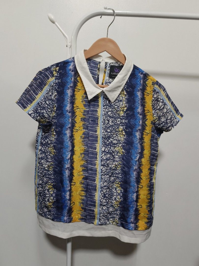 Plains and prints top (Category: Blouses) located in Quezon City. Submitted by glitz4chix (Listing ID 1469198367, Image 2). Description: .