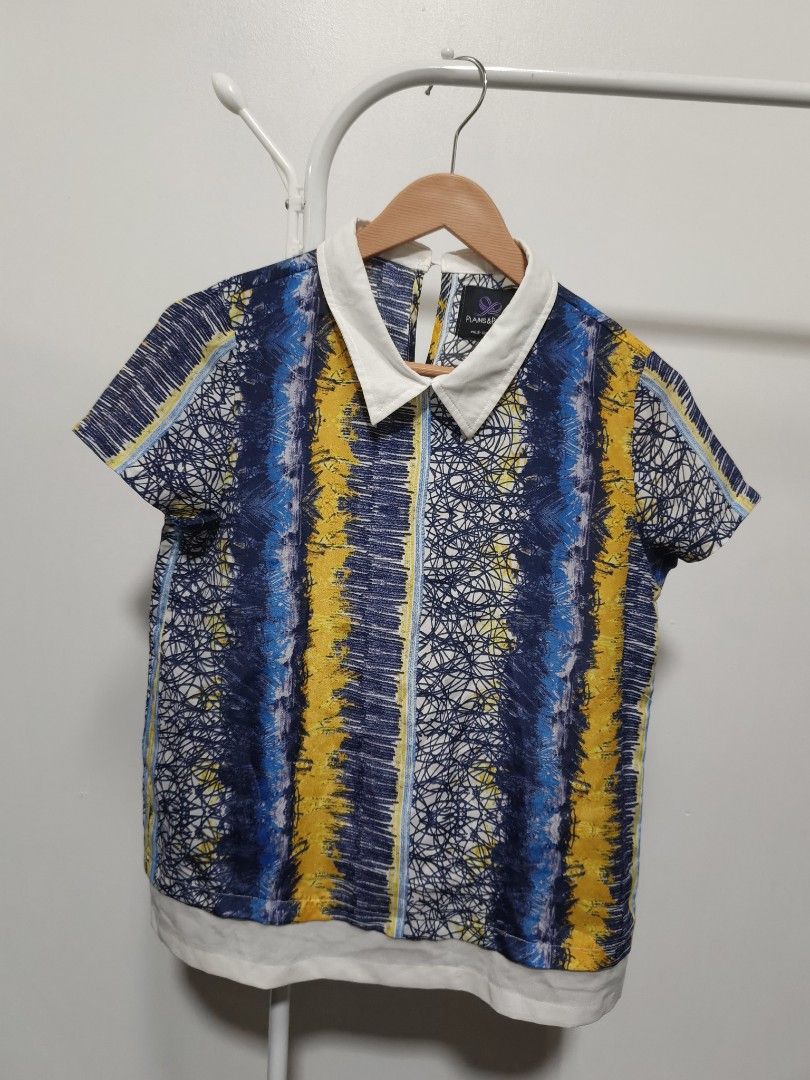 Plains and prints top (Category: Blouses) located in Quezon City. Submitted by glitz4chix (Listing ID 1469198367, Image 1). Description: .