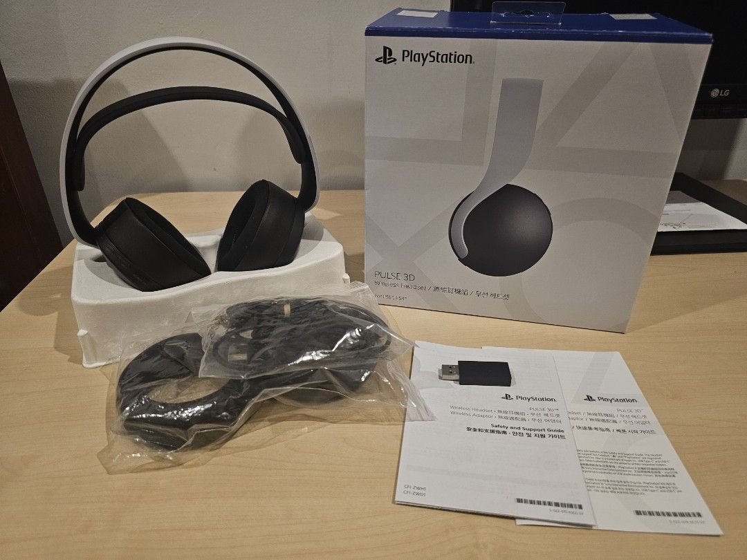 PlayStation PULSE 3D Wireless Headset for PS5 PS4 PC (Category: Headphones & Headsets) located in Paranaque City. Submitted by thenextnumber7 (Listing ID 1469303688, Image 2). Description: - Official PlayStation Pulse 3D Wireless Headset (White & Black) - Compatible with PS5 and PS4 consoles and PC - Dual hidden noise-cancelling microphones and built-in rechargeable battery - Easy-access volume and chat controls with 3.5mm jack support - Complete
