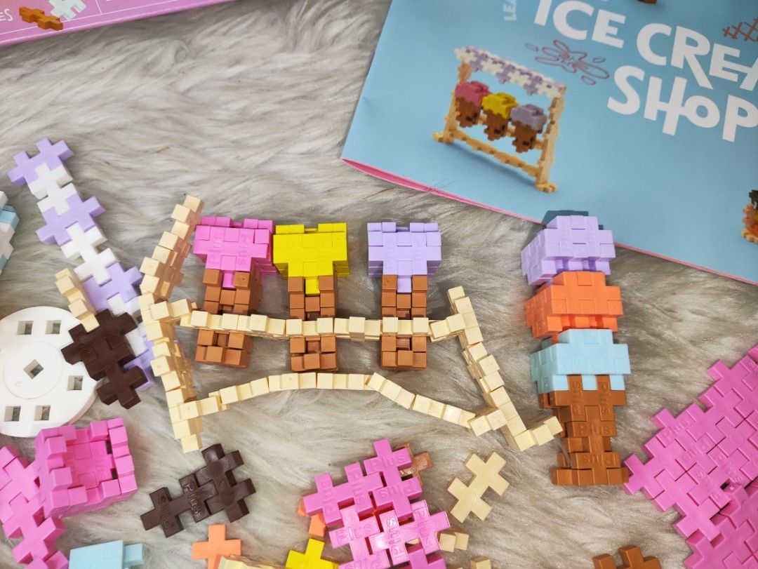 Plus-Plus Learn to Build Ice Cream Shop (Category: Kids Toys) located in Cavite. Submitted by tinetaclesss (Listing ID 1469378779, Image 3). Description: uncounted pcs.