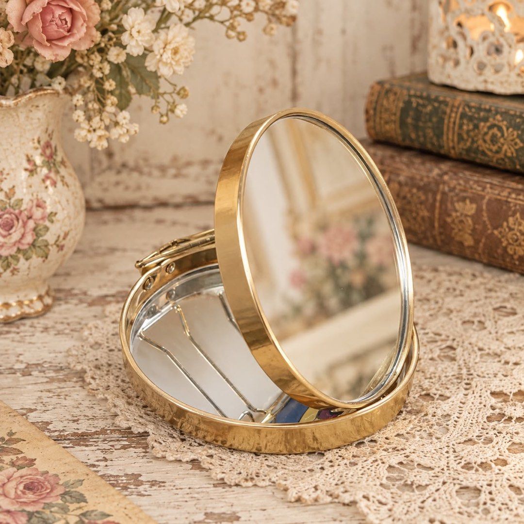 Pocket mirror (Category: Other Home Decor) located in Dipolog. Submitted by playmatesfriend.ph (Listing ID 1469188050, Image 2). Description: .