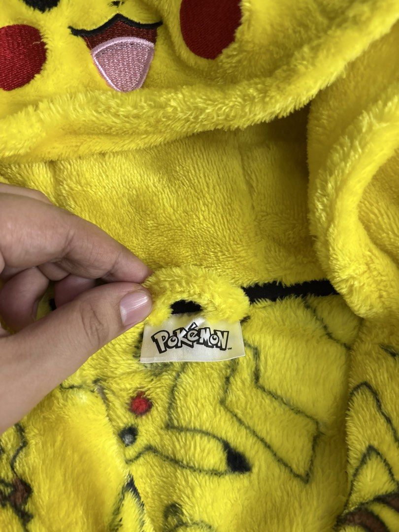 Pokemon Pikachu Bath robe Kids 6Y (Category: Character Goods) located in San Fernando. Submitted by kayemanalac_05 (Listing ID 1469177005, Image 3). Description: .