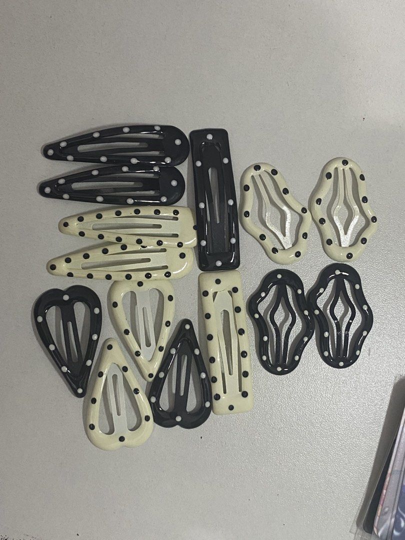 polka dot hairclips (Category: Hair Accessories) located in Naga. Submitted by tomuyearner (Listing ID 1469327367, Image 1). Description: .