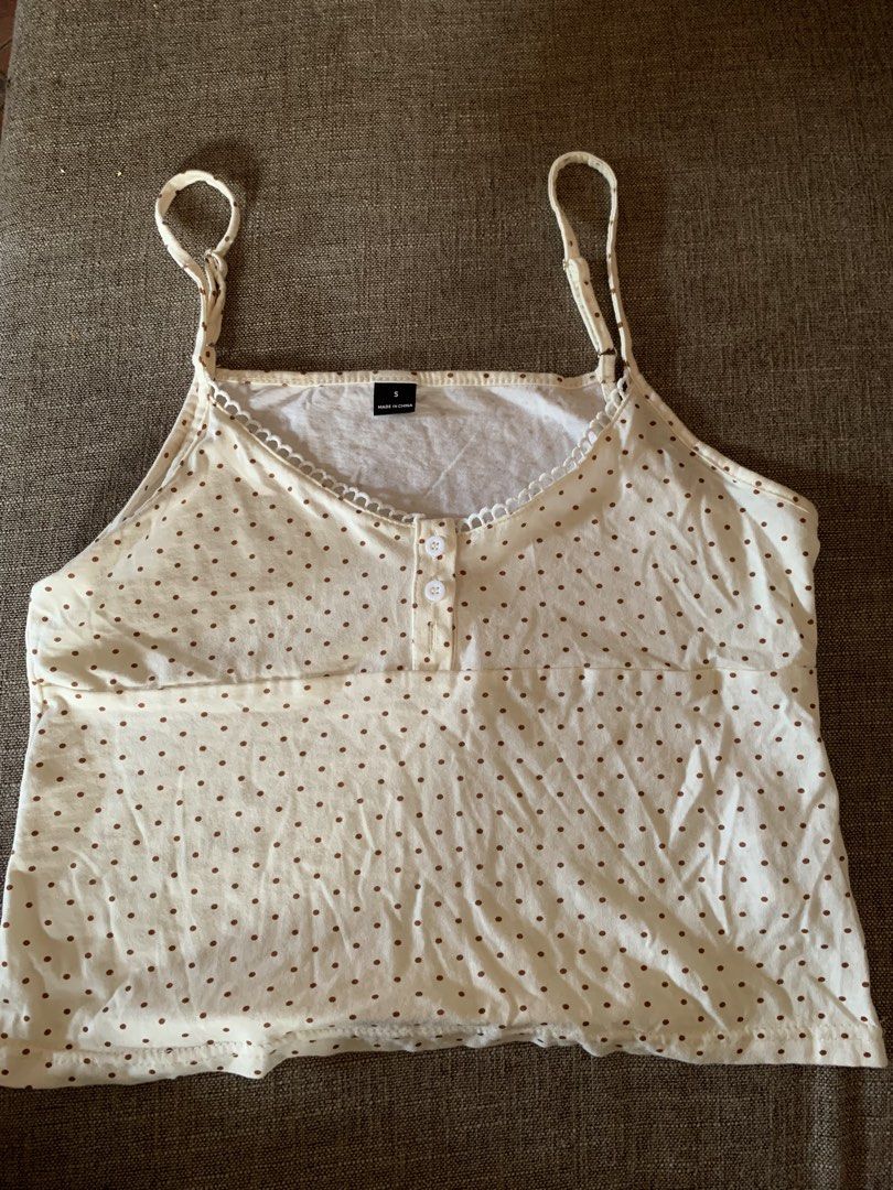 Polka dot top (Category: Sleeveless) located in Camalig. Submitted by abyssia (Listing ID 1469183739, Image 1). Description: .