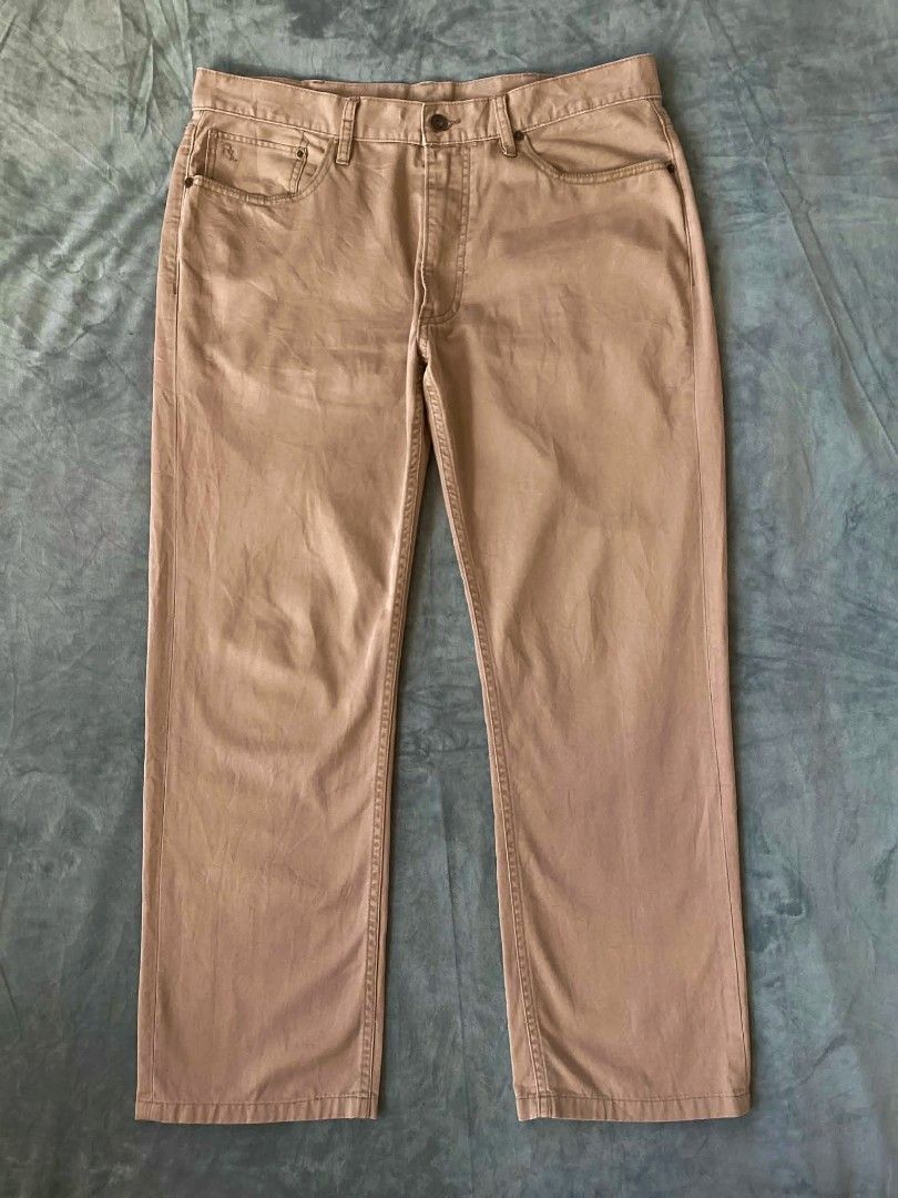 Polo by RL 650 Straight (Category: Chinos) located in Rizal. Submitted by daddyjayofficialph (Listing ID 1469259145, Image 1). Description: Polo By RL 650 Straight Size: 36x40. Leg opening: 9. Chino. Leather Patch. Location: Nueva Ecija. DM📩.