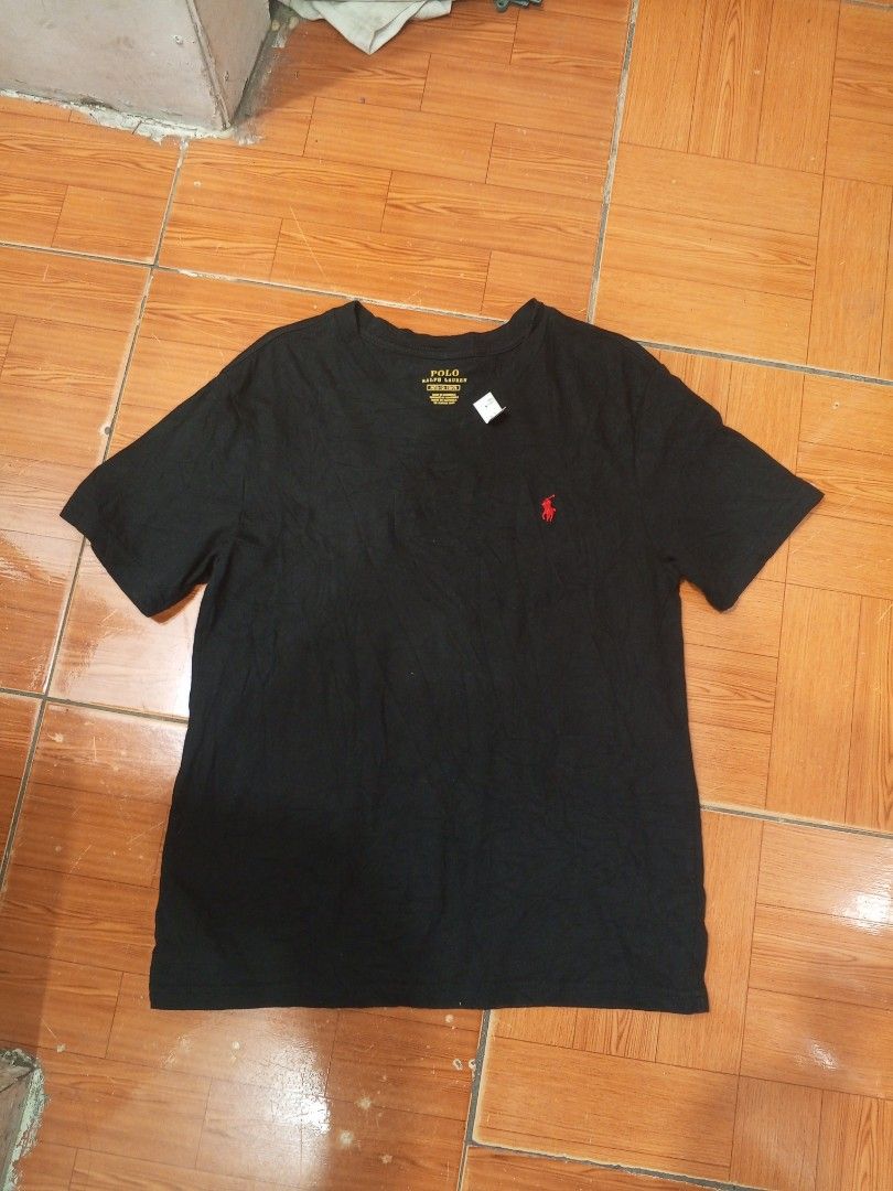 Polo Ralph Lauren Vneck (Category: Shirts) located in Manila. Submitted by boldriver-4708 (Listing ID 1469163295, Image 1). Description: 17W x 23L As new condition 🔥.