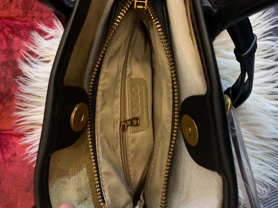 POLO sling bag (Category: Shoulder Bags) located in Muntinlupa City. Submitted by criseelee (Listing ID 1469306301, Image 2). Description: .