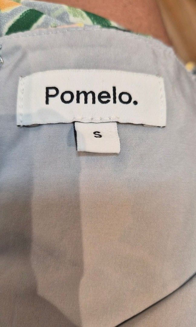 Pomelo Dress (Category: Dresses) located in San Andres. Submitted by helpmedeclutter08 (Listing ID 1469346666, Image 2). Description: Small on tag. Can fit up to medium.