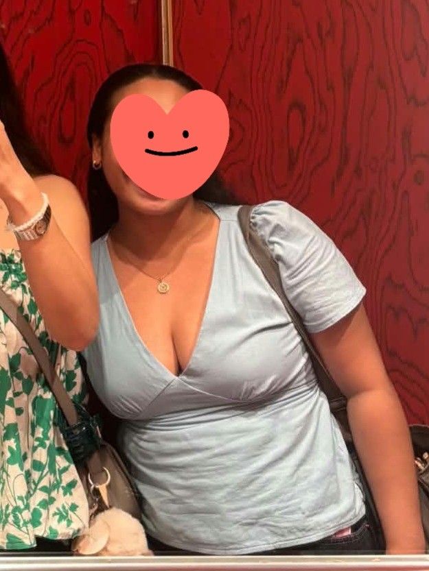 powder blue vneck top (Category: Blouses) located in Pasay City. Submitted by umuulan (Listing ID 1469312828, Image 2). Description: trendy powder blue vneck top -size medium -di bagay sakin na broad shoulders huhu mas lalong lumapad tignan 😭 -worn once only payment: maribank, gcash, gotyme, bdo delivery: lalamove, j&t shipping only every monday-wednesday meetup: moa, parqal.