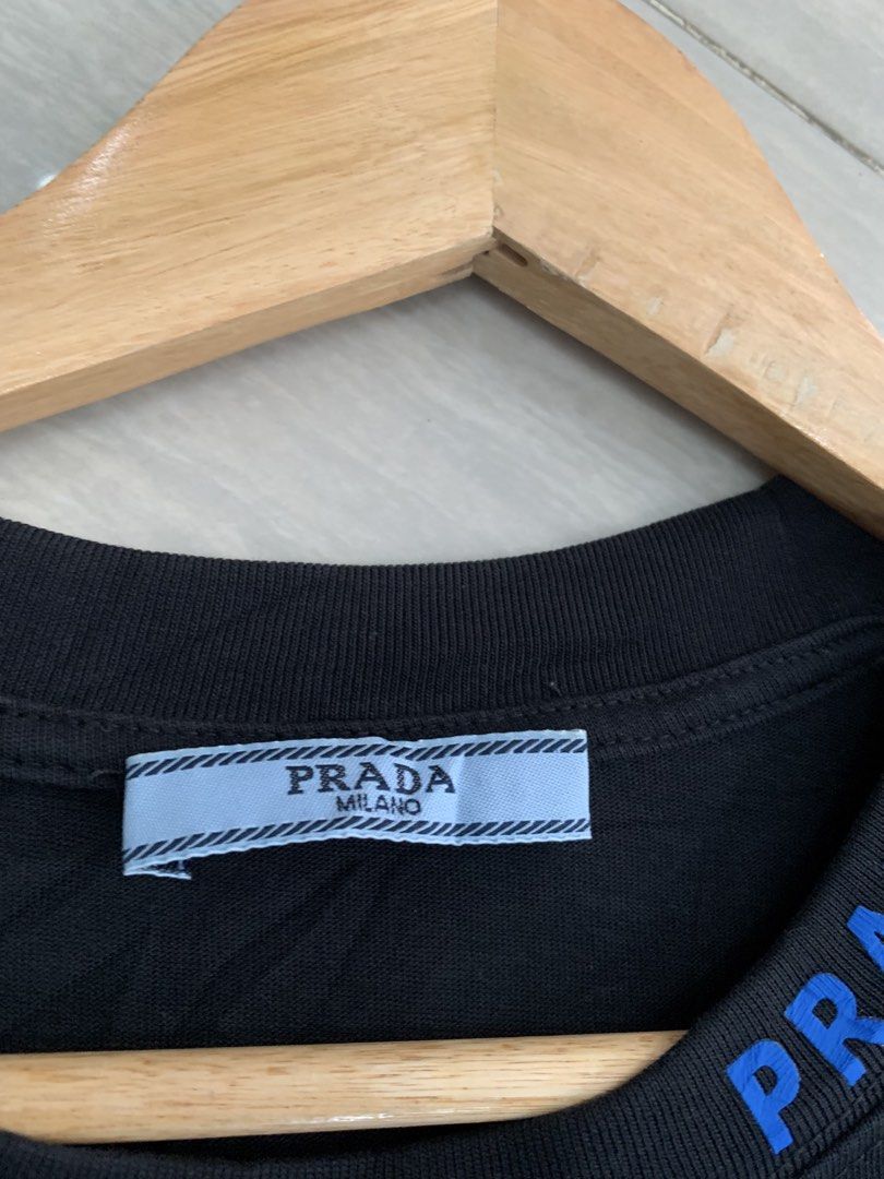 Prada (Category: Formal Shirts) located in Montevista. Submitted by _gio12 (Listing ID 1469168594, Image 3). Description: For Sale Prada t Shirt .