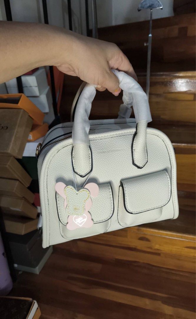 Premium Quality Bags & mall Pull Outs (Category: Luxury Bags & Wallets) located in Iloilo. Submitted by luxuryaddictionilo (Listing ID 1469294104, Image 3). Description: Premium Quality bags & Mall Pull Outs All available Onhand • Brandnew • guarantee high quality • what you see is what you get • actual photos posted Payment methods : 📌Gcash 📌Maribank For pick up and delivery anytime( just book your own preferred courier/rider) Take Note‼️ buye