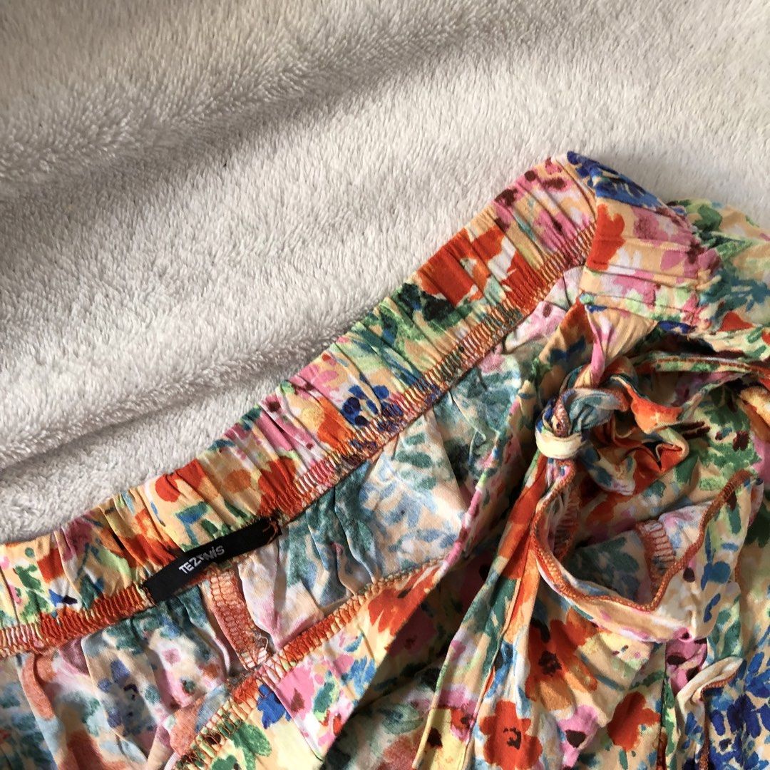 PRETTY SKORT (COLOR MAY VARY DUE TO LIGHTNING) (Category: Shorts) located in Davao. Submitted by kalipayweaves (Listing ID 1469216021, Image 2). Description: .