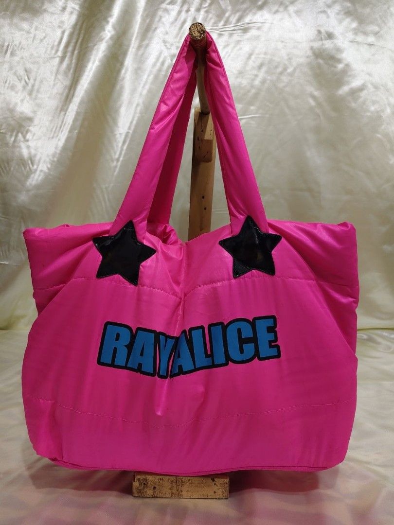 PUFFER SHOULDER BAG 22/14 " (Category: Shoulder Bags) located in Gamu. Submitted by 2022bagsbunny (Listing ID 1469210552, Image 1). Description: .