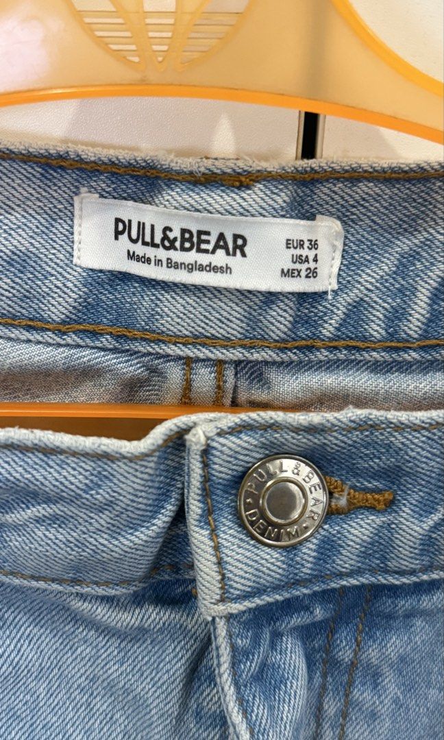 Pull&Bear High Waist Wide leg Denim Jeans (Category: Jeans) located in Pasig City. Submitted by riveraflows3 (Listing ID 1469219915, Image 3). Description: Brand: Pull&Bear Size: EUR 36 / USA 4 / MEX 26 inch Wash: Light wash denim Comfort: Elasticated waistband at the back. Very very comfortable to wear and sturdy jeans! One of my favorites. RFS: Decluttering and won’t fit me anymore.