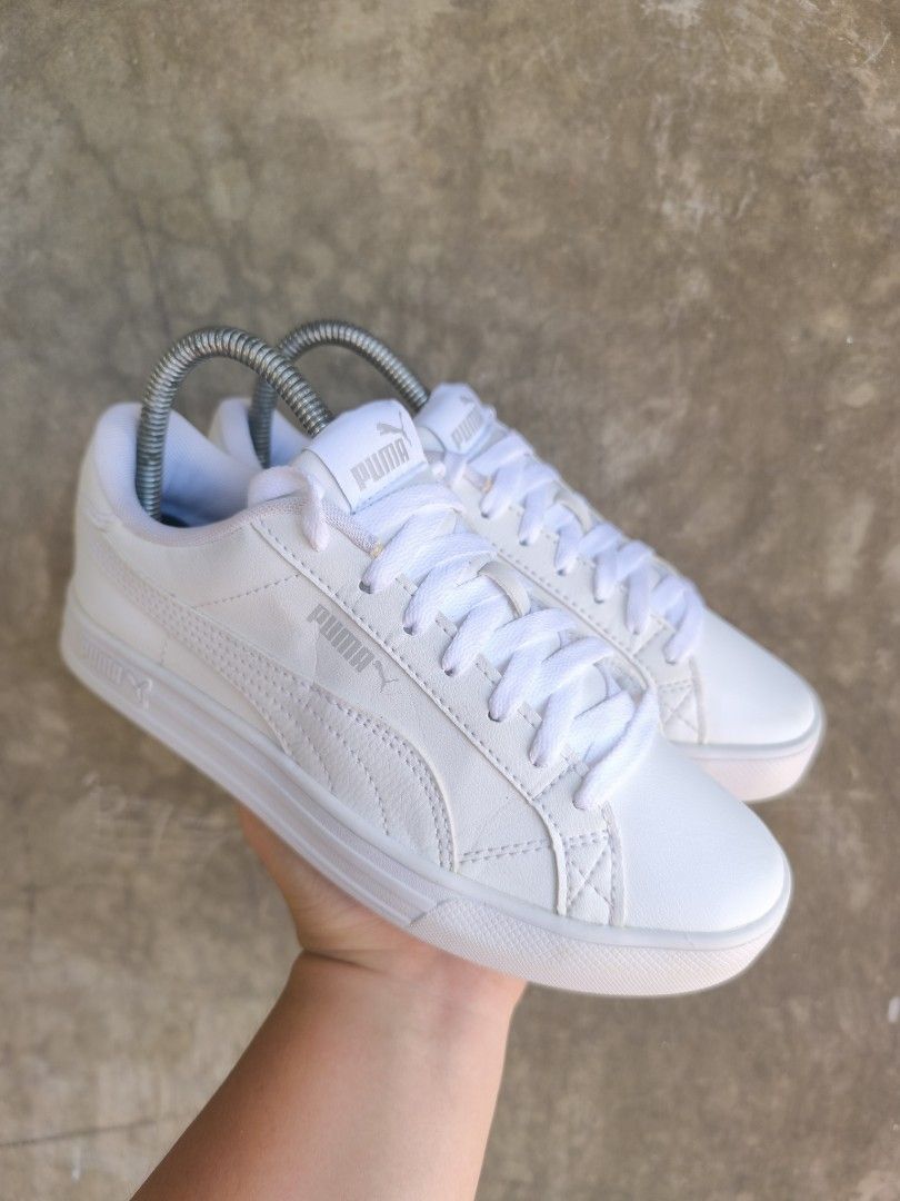Puma Smash Vulcanised V3 Low Trainers (Category: Sneakers) located in Baguio. Submitted by soleseekerph (Listing ID 1469218604, Image 2). Description: US 5M, 6W, Euro 37, 23 cm Excellent condition.