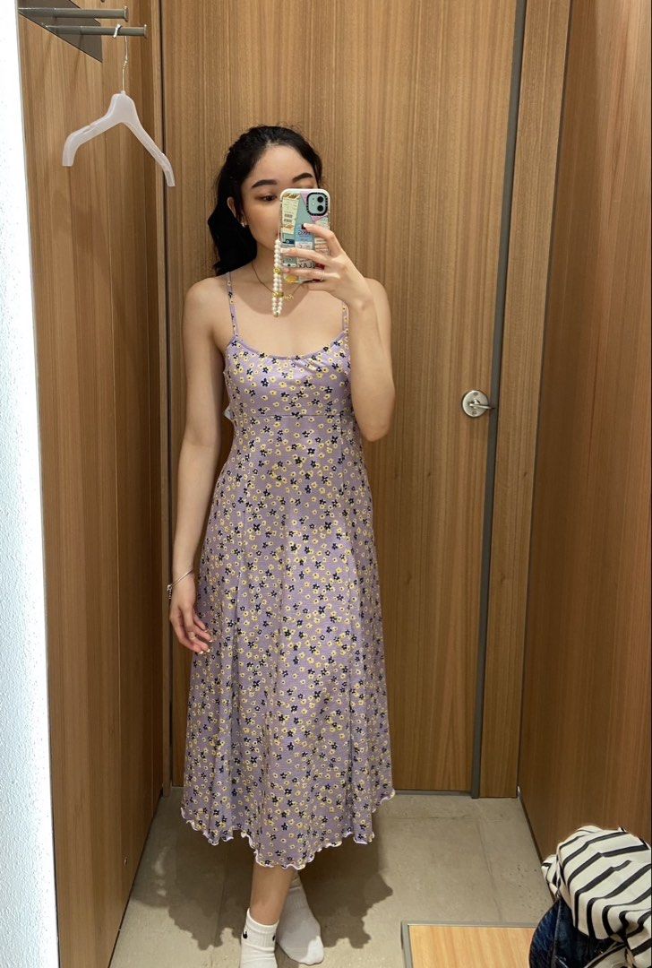 Purple floral dress (Category: Dresses) located in Las Pinas. Submitted by thealyssacloset (Listing ID 1469244345, Image 1). Description: .