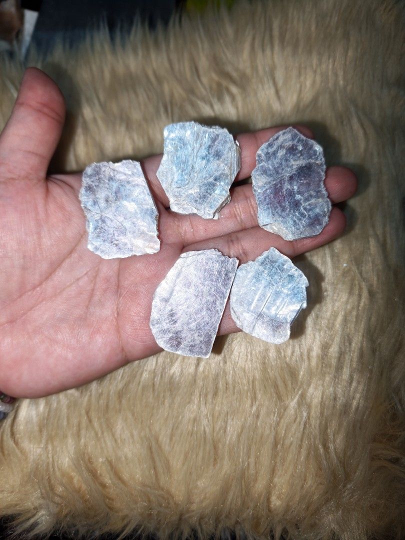 Purple Mica Bundle Take this all (Category: Precious Stones) located in Quezon City. Submitted by piaoliangcollections.ph (Listing ID 1469298315, Image 2). Description: Take this all for 1500. PM sure buyer..