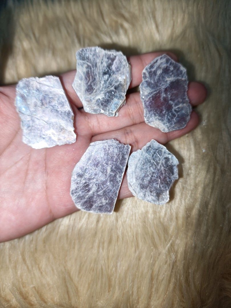 Purple Mica Bundle Take this all (Category: Precious Stones) located in Quezon City. Submitted by piaoliangcollections.ph (Listing ID 1469298315, Image 1). Description: Take this all for 1500. PM sure buyer..