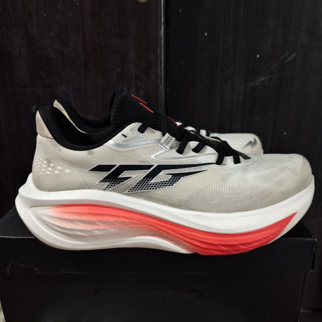 Qiaodan TG/Leili 2.0 (Category: Sneakers) located in Paranaque City. Submitted by tylersmortalenemy (Listing ID 1469247245, Image 2). Description: Qiaodan TG 2.0 LE - Size 9.5 - Mileage: 130km - Pair only - Need cleaning, have scuffs on sole no drags or sole separation - Las Piñas area - 1.8k + sf.