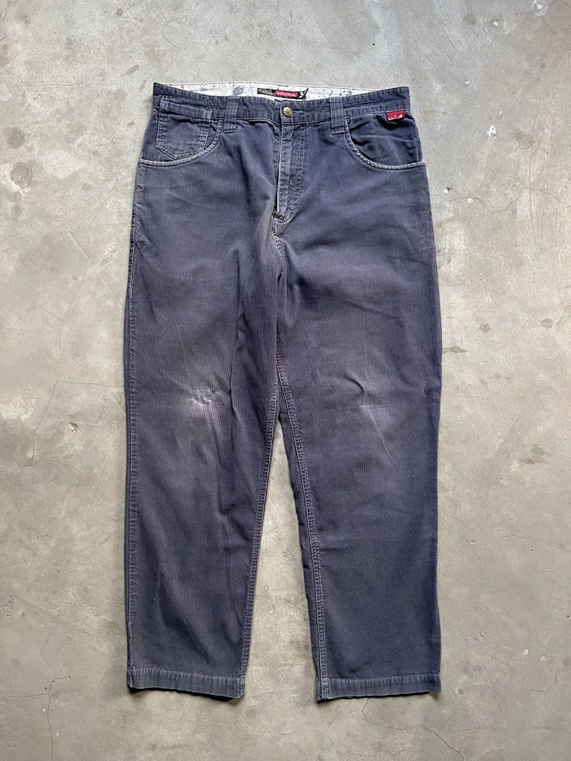 QuickSilver Corduroy pants (Category: Jeans) located in Cabuyao City. Submitted by jam_mandilag (Listing ID 1469326663, Image 3). Description: Tag: quicksilver Waistline: 34 Length: 40 LegHole: 8 Color Rate:8/10 Condition: 7.5/10 Issue: fading, pile wear and crotch tear Mode of payment: Gcash Mode of shipping: J&T and lalamove For more information kindly click the “send message button” and other details of the item. Location: cabuyao laguna —————