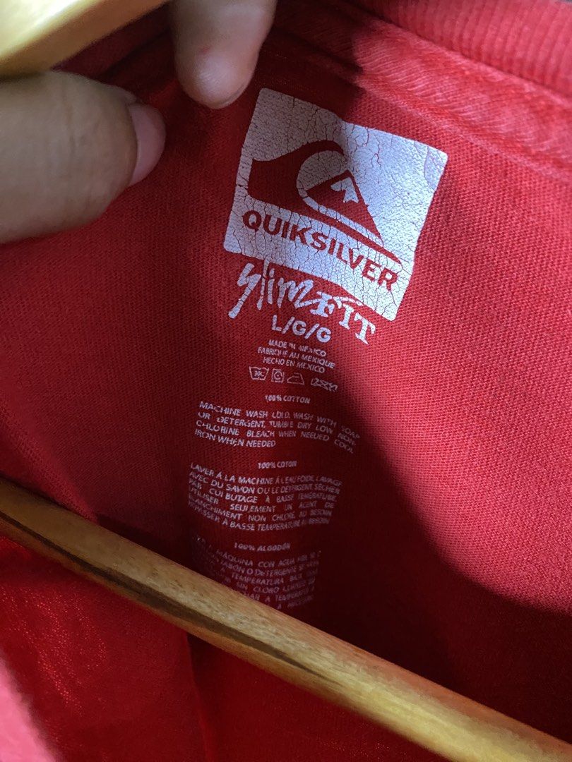 Quicksilver Shirt (Category: Formal Shirts) located in Trece Martires City. Submitted by ridgeridethrift (Listing ID 1469301667, Image 3). Description: Width- 21.5 Length- 30 Issue : pen hole .