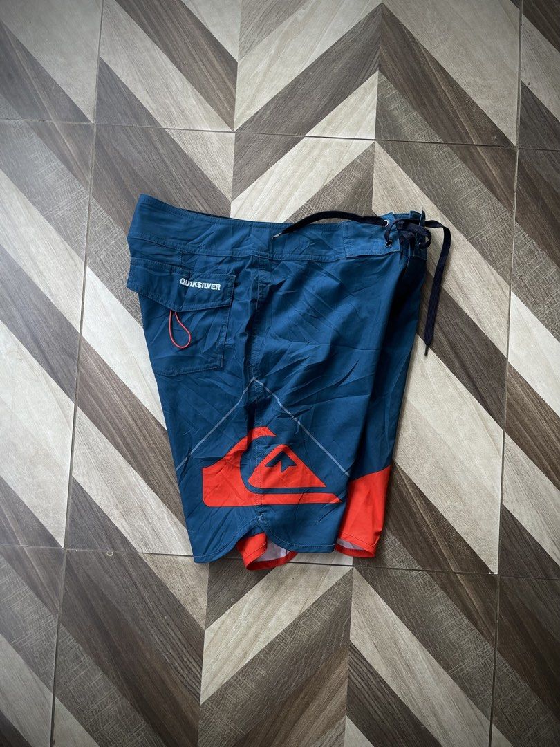 Quiksilver Boardshorts (Category: Activewear) located in Pagadian. Submitted by thrift.wrld (Listing ID 1469260557, Image 1). Description: Quiksilver Boardshorts Dimensions: • Waist: 32 • Length: 18.5 Drop Prices: Mine: 500 + ₱9O shipping fee (sf) Details: • 1O/1O Color rate • Flawless, As new condition with zero flaws • Need wash.