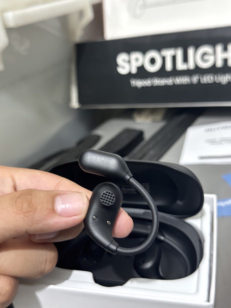 QUYIIDEE True Wireless Bluetooth Earphones (Category: Earphones) located in El Nido. Submitted by ryshoot (Listing ID 1469243774, Image 2). Description: Comes with original packaging BARELY USED. GOOD AS NEW. .