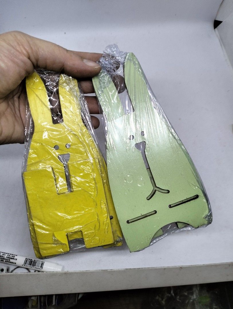 Rabbit Wood Phone Stand (Category: Other Stationery & Craft) located in Baguio. Submitted by toys_of_yesteryear (Listing ID 1469246681, Image 2). Description: 📌loc. Baguio 📌Price: 65 each + sf ✅Wood phone stand avail colors: Green / Yellow New. Actual photos. Mop: Gcash Mod: J&T.