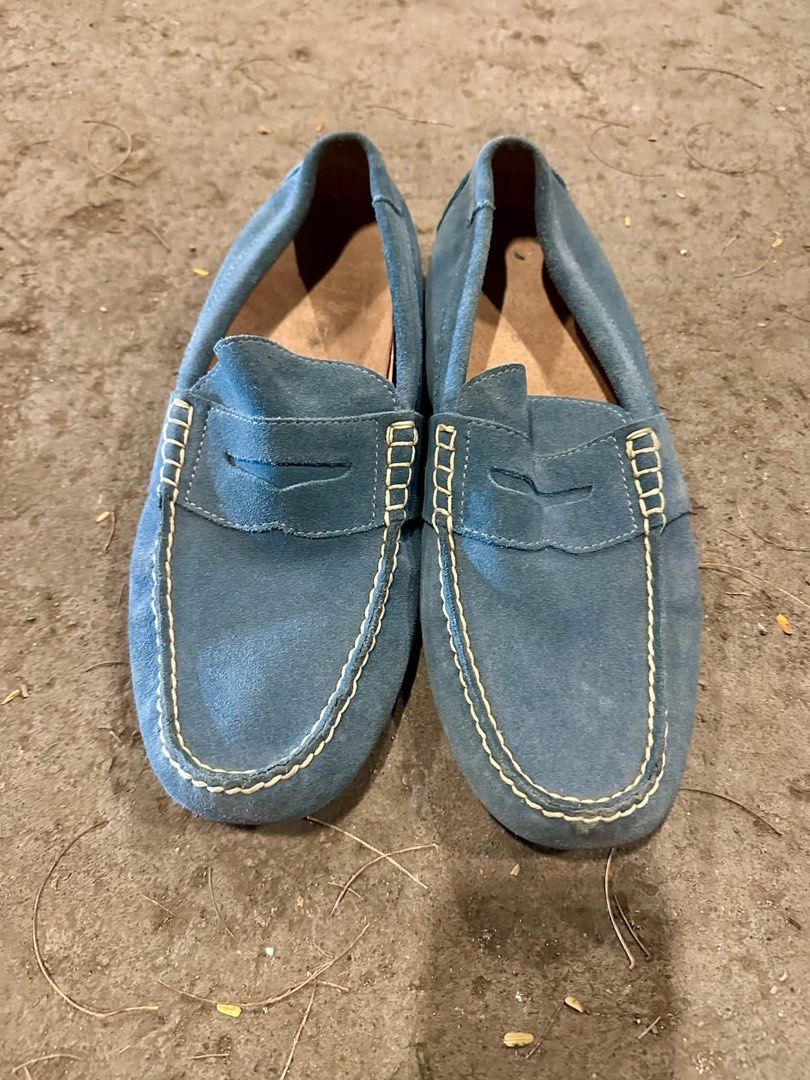 Ralph Lauren (Category: Casual Shoes) located in Cordova. Submitted by thrifttripbyreg (Listing ID 1469226677, Image 1). Description: Ralph Lauren blue suede loafers.