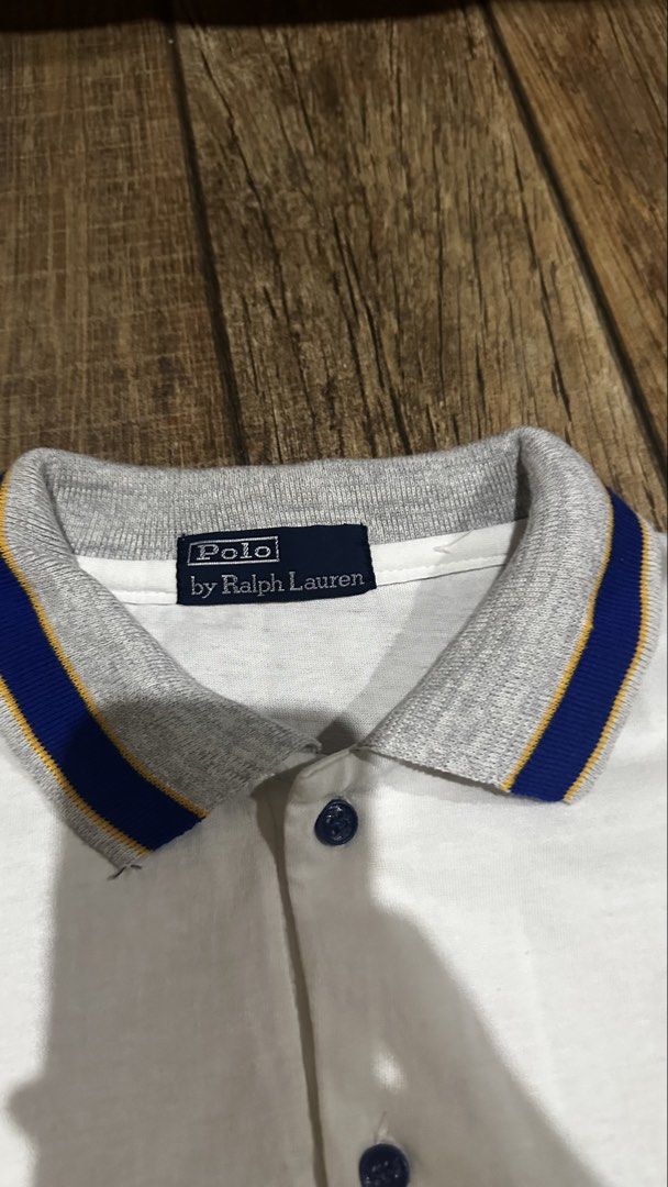 RALPH LAUREN WHITE POLO (Category: Tshirts & Polo Shirts ) located in Manila. Submitted by urban.vintage (Listing ID 1469203183, Image 3). Description: ISSUE: SEE THE PICS FOR ISSUE (NEED WASH) MOP :GCASH (NO COD) SHIP VIA: LALAMOVE & J&T LOCATION: PASIG CITY LENGTH: 27 WIDTH :22.