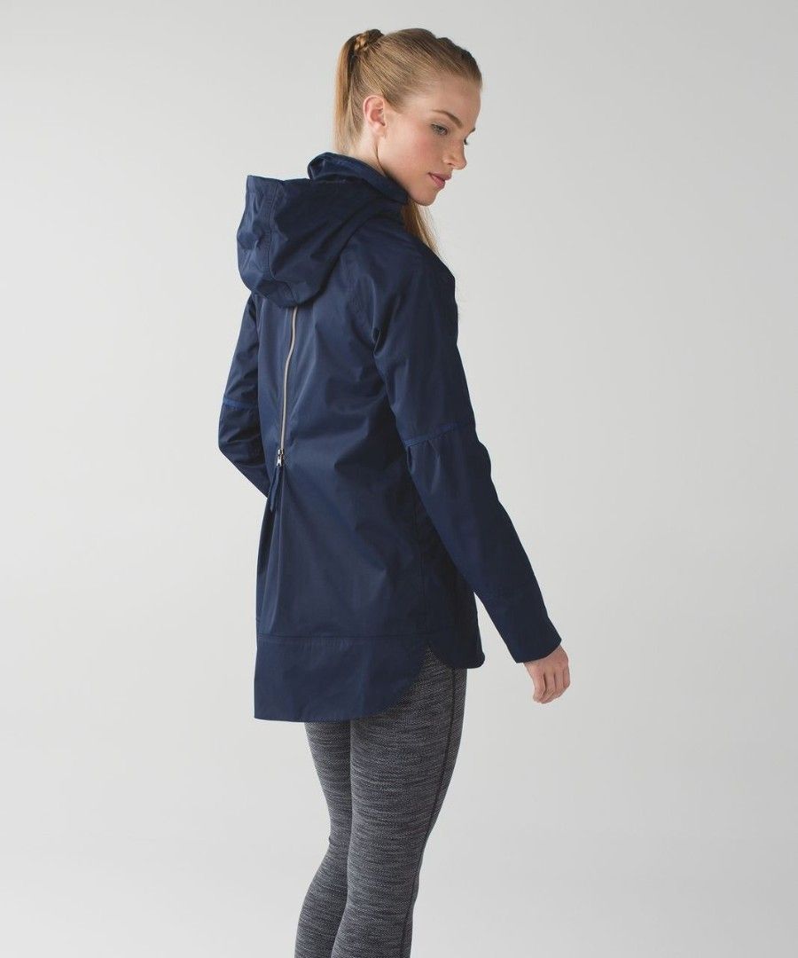 [Rare] Authentic Lululemon Fo Drizzle Waterproof Rain Jacket – Deep Navy (Size 6) (Category: Coats, Jackets and Outerwear) located in Gapan. Submitted by lovelypreloved1497 (Listing ID 1469237922, Image 2). Description: [Rare] Authentic Lululemon Fo Drizzle Waterproof Rain Jacket – Deep Navy (Size 6) 📝 Product Description Condition: [Insert condition here, e.g., Excellent Used Condition / Pristine] Brand: Lululemon Athletica Style: Fo Drizzle Ja