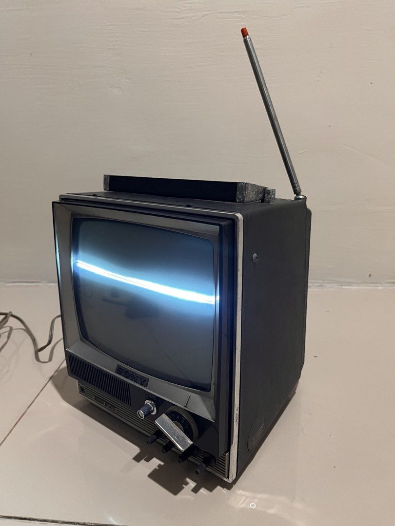 Rare Vintage Sony Solid State Model 9-51w (1960-1970) (Category: Vintage Collectibles) located in Cavite. Submitted by pesobill (Listing ID 1469279180, Image 3). Description: As is Naic Location PickUp/Lalamove.