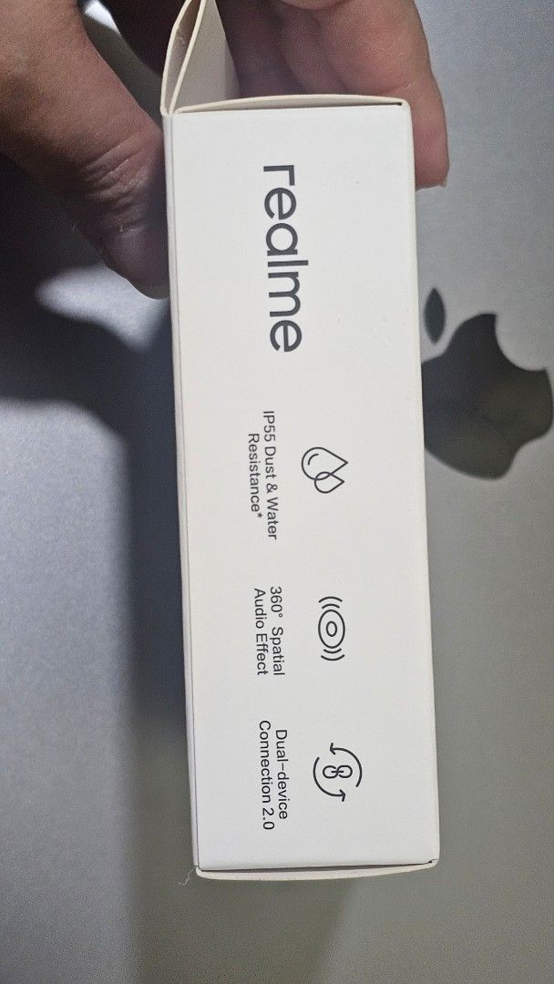 Realme Buds Air 7 Earbuds (Category: Earphones) located in Makati City. Submitted by anjelincloset (Listing ID 1469166275, Image 3). Description: Selling a pair of Realme Buds Air 7. These are wireless earbuds with -Res Audio support. They also feature LHDC for better sound quality. The charging case is included. Great for listening to music on the go. Brand new SRP: Php 2,999 Savings: Php 1,050 Selling price: Php 1,950 only 🫶 🛑️last price post