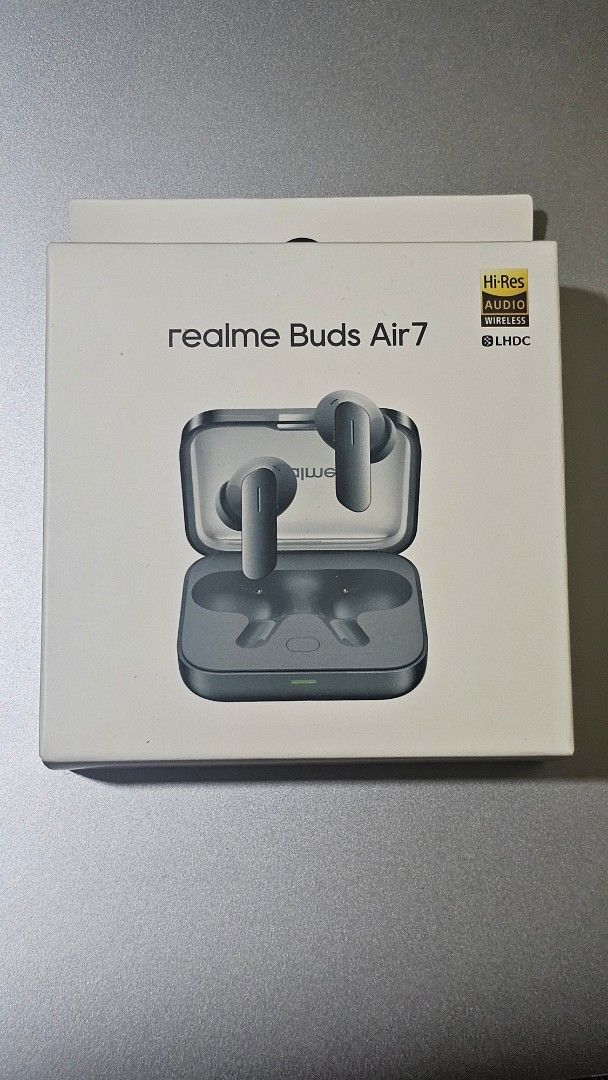 Realme Buds Air 7 Earbuds (Category: Earphones) located in Makati City. Submitted by anjelincloset (Listing ID 1469166275, Image 1). Description: Selling a pair of Realme Buds Air 7. These are wireless earbuds with -Res Audio support. They also feature LHDC for better sound quality. The charging case is included. Great for listening to music on the go. Brand new SRP: Php 2,999 Savings: Php 1,050 Selling price: Php 1,950 only 🫶 🛑️last price post
